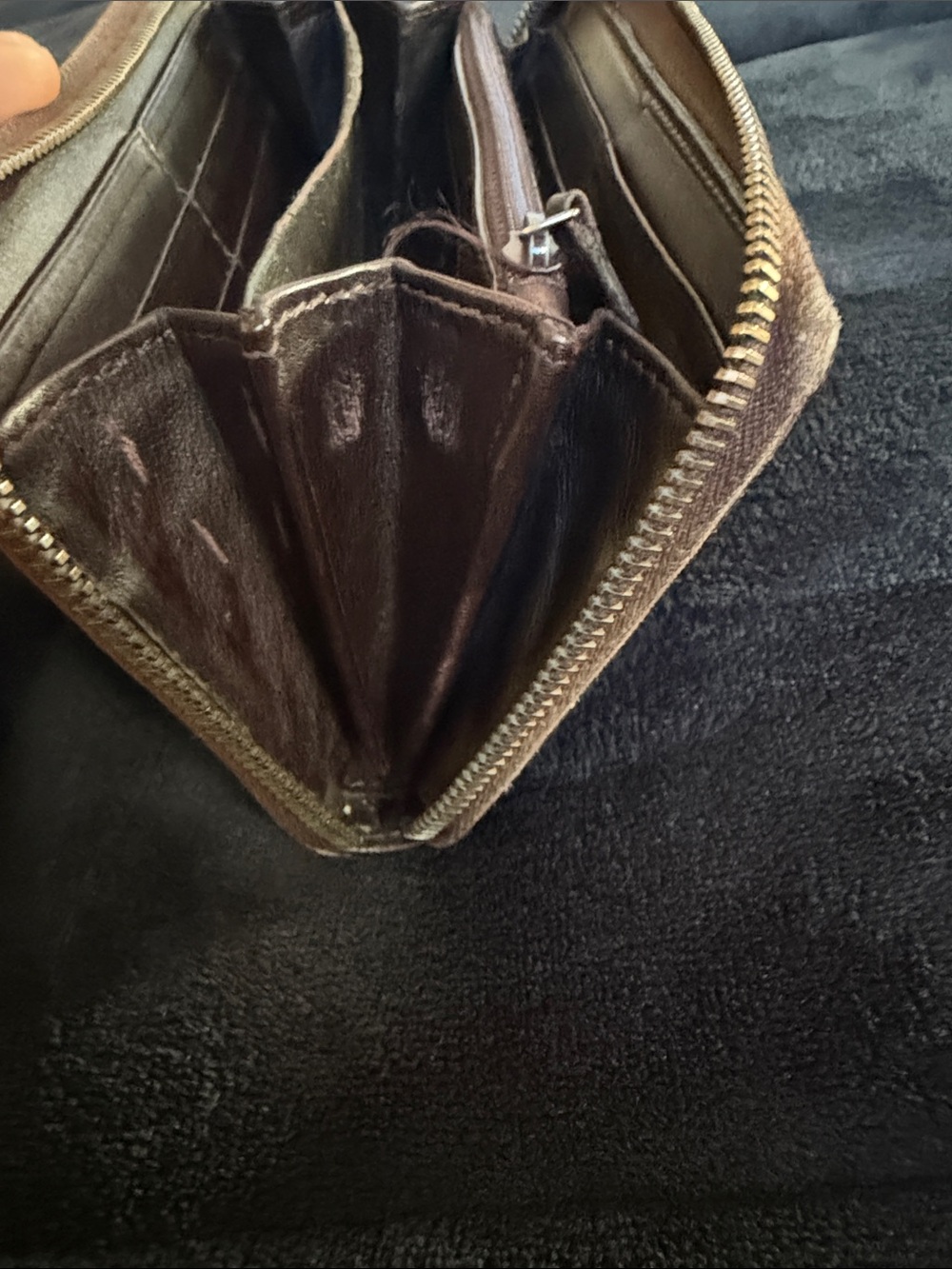 Gucci Brown Embossed GG Zip Around Wallet - Picture 10 of 10